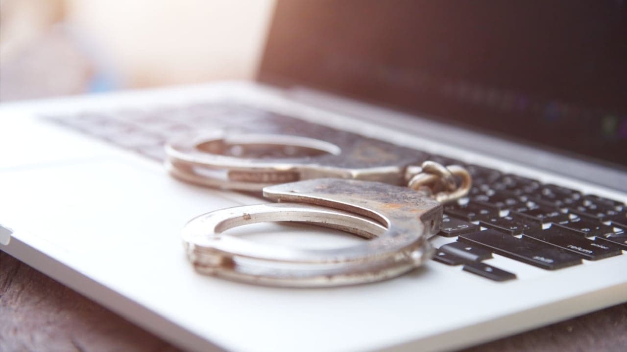 Cerebro encarcelado de estafa sudafricana de Bitcoin supuestamente recibe trato preferencial en prisión brasileña