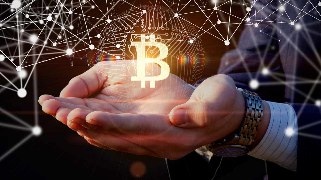 Robert Kiyosaki Thanks Bitcoin for Challenging US Dollar and Restoring 'Integrity' to Money