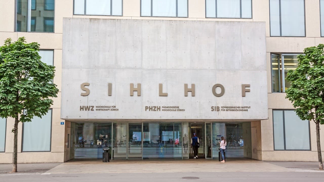 Schweizer Universität führt 16-tägigen Bitcoin-Kurs ein; Kritiker hinterfragen exorbitante Gebühr