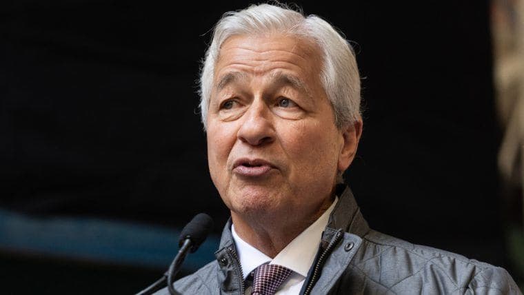 CEO de JPMorgan Excluido de la Administración Visionaria de Trump