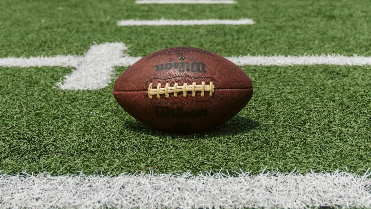 비트코인으로 지급받을 대학 계약을 체결한 최고의 축구 유망주