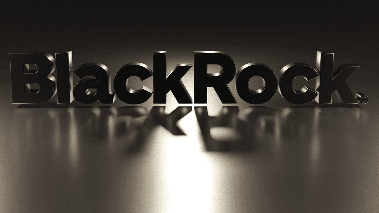 Blackrock unter der Lupe: Finanzinstitut verschiebt Millionen in Krypto zu Coinbase