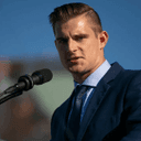 Senator Probes Tether’s Reported $6M Deal With Firm Tied to Ex-Trump Crypto Advisor