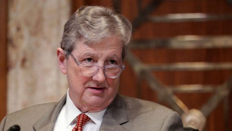 Sénateur Kennedy Interroge Paul Atkins Sur les Parents de Sam Bankman-Fried