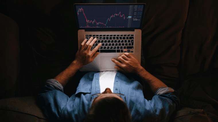 Bitcoin Price Watch: BTC Bears in Control as Moving Averages Signal Further Downside