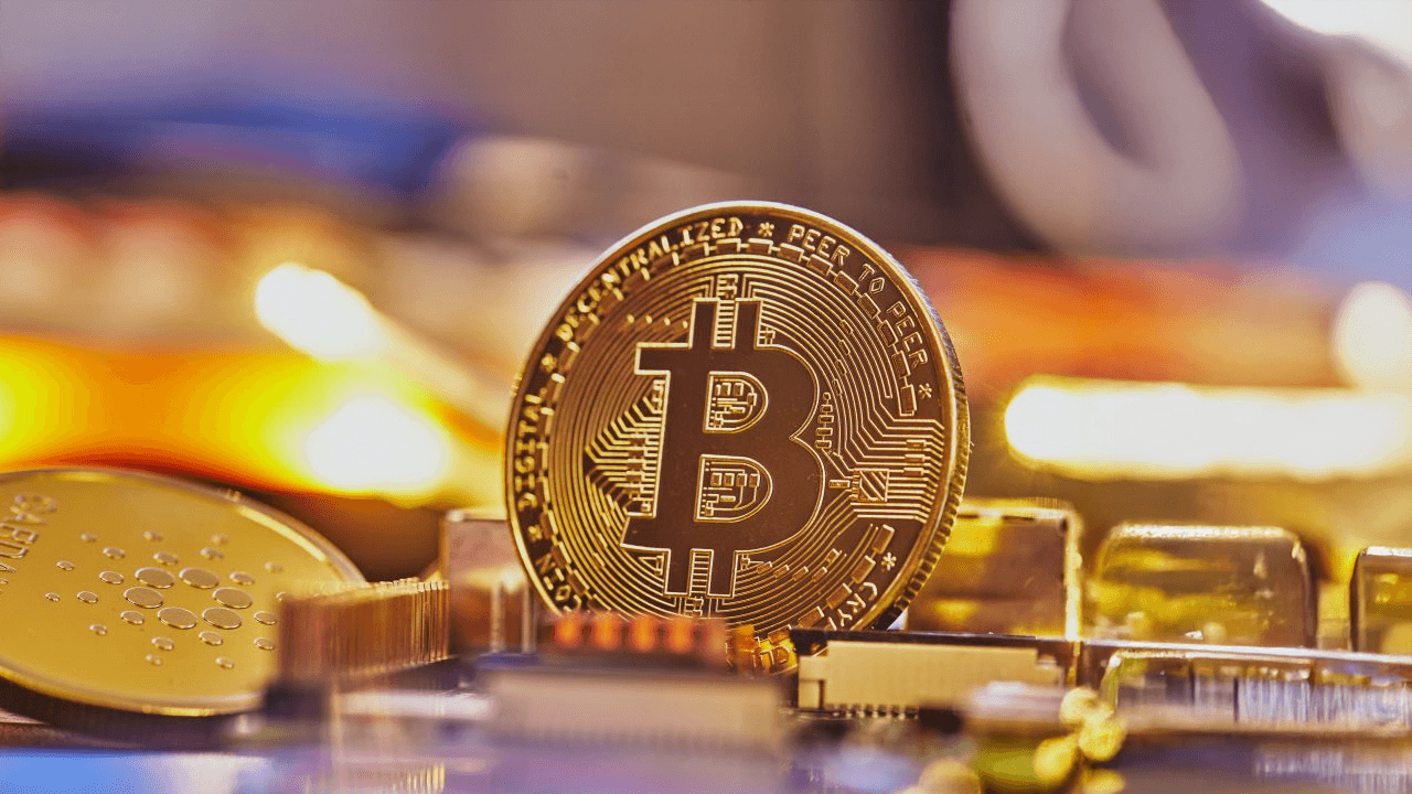 Crypto Chill: Bitcoin Dips 2.6% Under $81K Ahead of Wall Street's Next Move