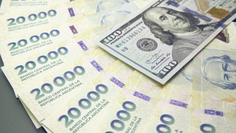 Contro ogni previsione, l'Argentina continua a battere il dollaro
