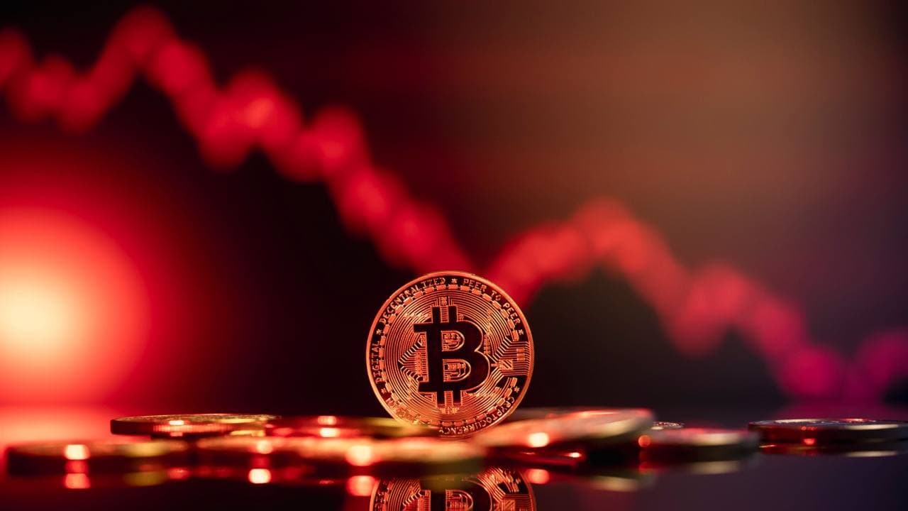 Bitcoin ETFs Slip Back Into Outflow Trend With $100 Million Exit