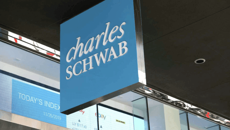 Le compte à rebours crypto du PDG de Charles Schwab : ‘12 mois’ jusqu’au décollage