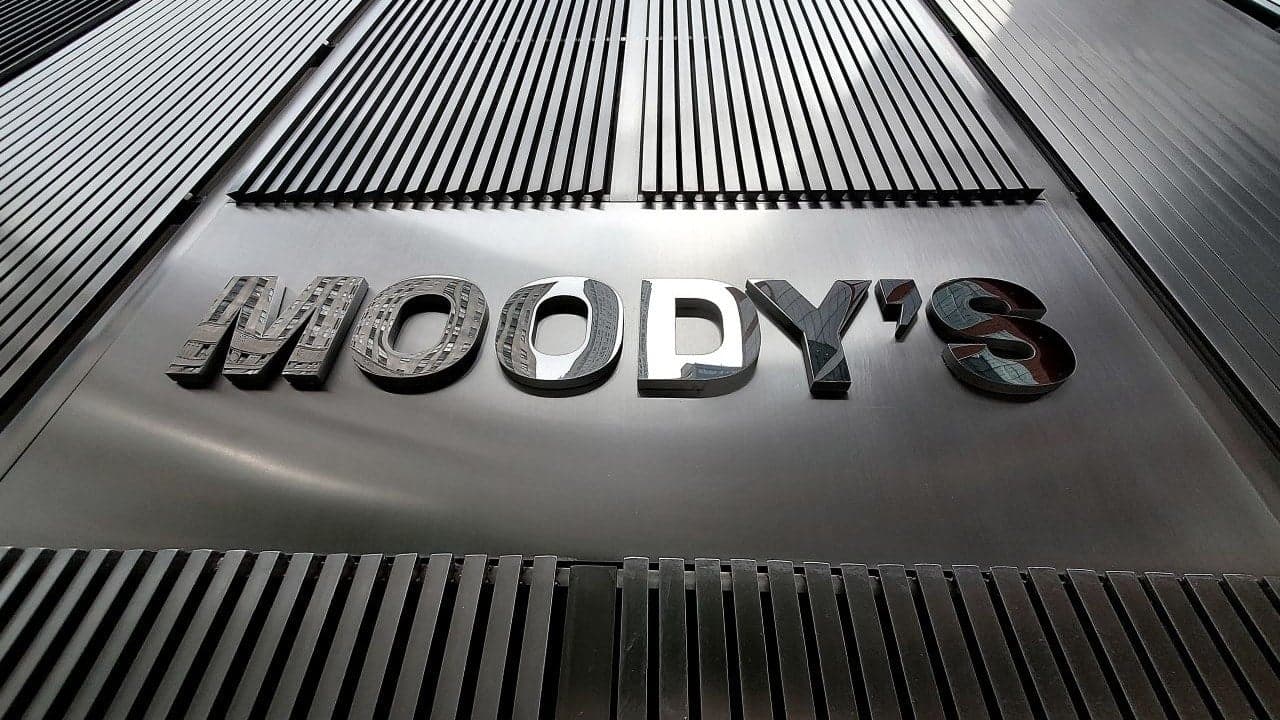 Bitcoin Reclaims $105K After Moody’s Downgrades US Credit Rating