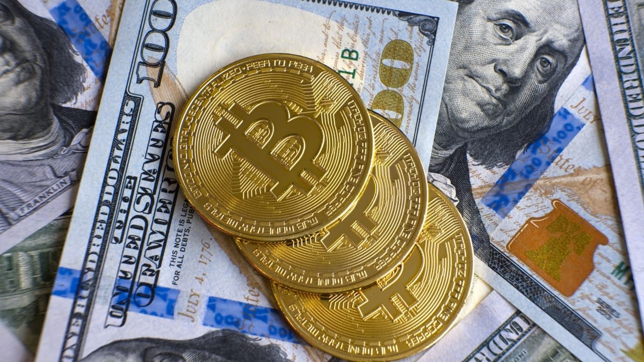 Bitcoin ETF-y przedłużają serię napływów do 9 dni pomimo spowolnienia poświątecznego