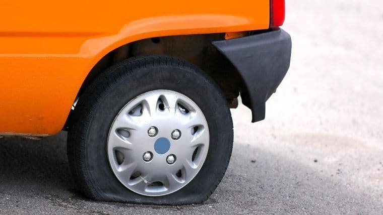 Біткоїн все ще залишається стабільним, навіть коли кити накопичують, а акції зростають