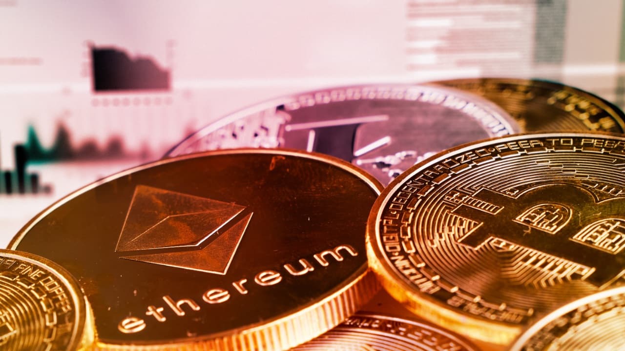 Finanční poradce doporučuje až 40 % kryptoměn v moderních portfoliích