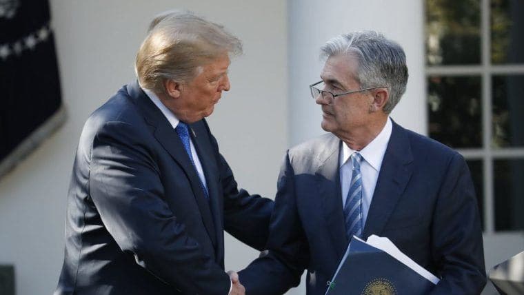 Bitcoin aumenta após Trump afirmar que não demitirá Powell