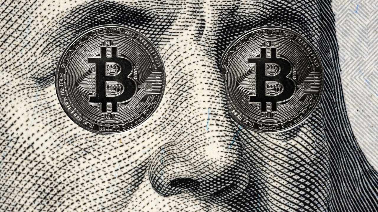 Robert Kiyosaki Reiterates Biggest Crash Warning, Plans to Buy More Bitcoin