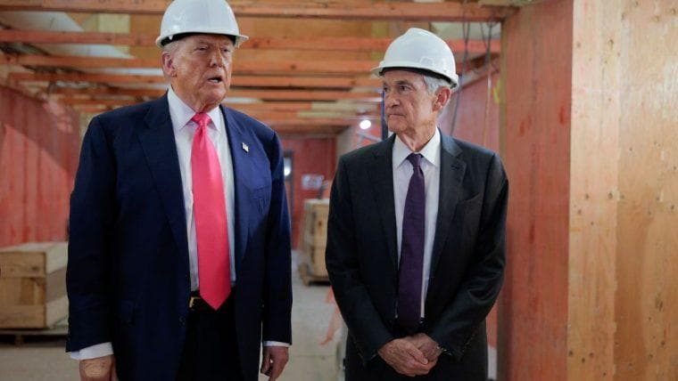 Trump Mengunjungi Kantor Pusat Federal Reserve