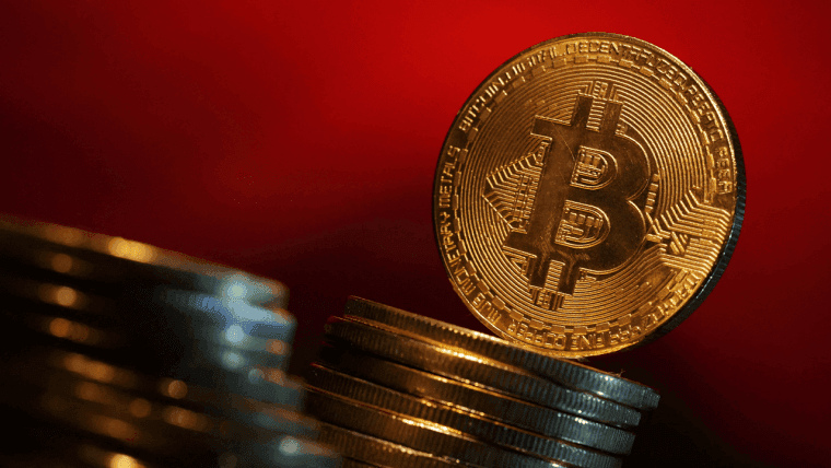 Bitcoin Nosedives Below $113K: ETFs Bleed, Powell’s Jackson Hole Speech on Deck