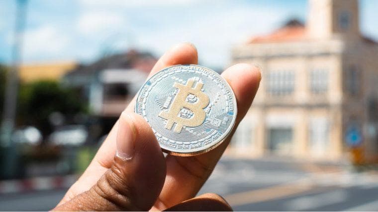 Bitcoinowe ETF-y przyciągają 368 milionów dolarów, podczas gdy fundusze Ether odnotowują szósty dzień odpływów.