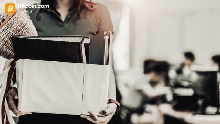 روبرت كيوساكي يحذر من تسريحات وظيفية جماعية مع تهديد توقف الحكومة الذي يهز النظام