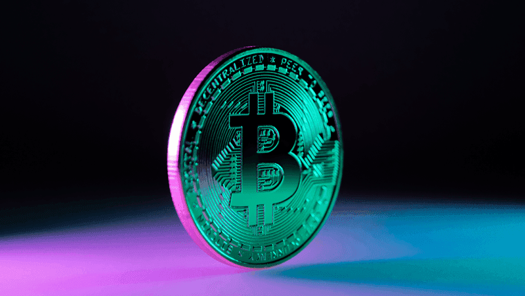 Michael Saylor kondigt aan dat Strategy's groeiende BTC-fortuin nu 638K munten bedraagt.