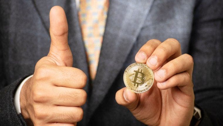 Thumzup Media sieht Milliarden-Zukunft mit Bitcoin- und Altcoin-Treasury