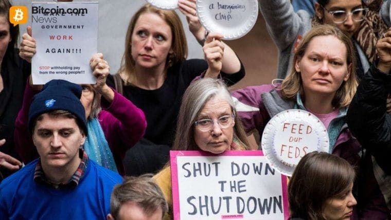 Bitcoin crește rapid pe măsură ce guvernul SUA se închide, iar angajările în sectorul privat scad