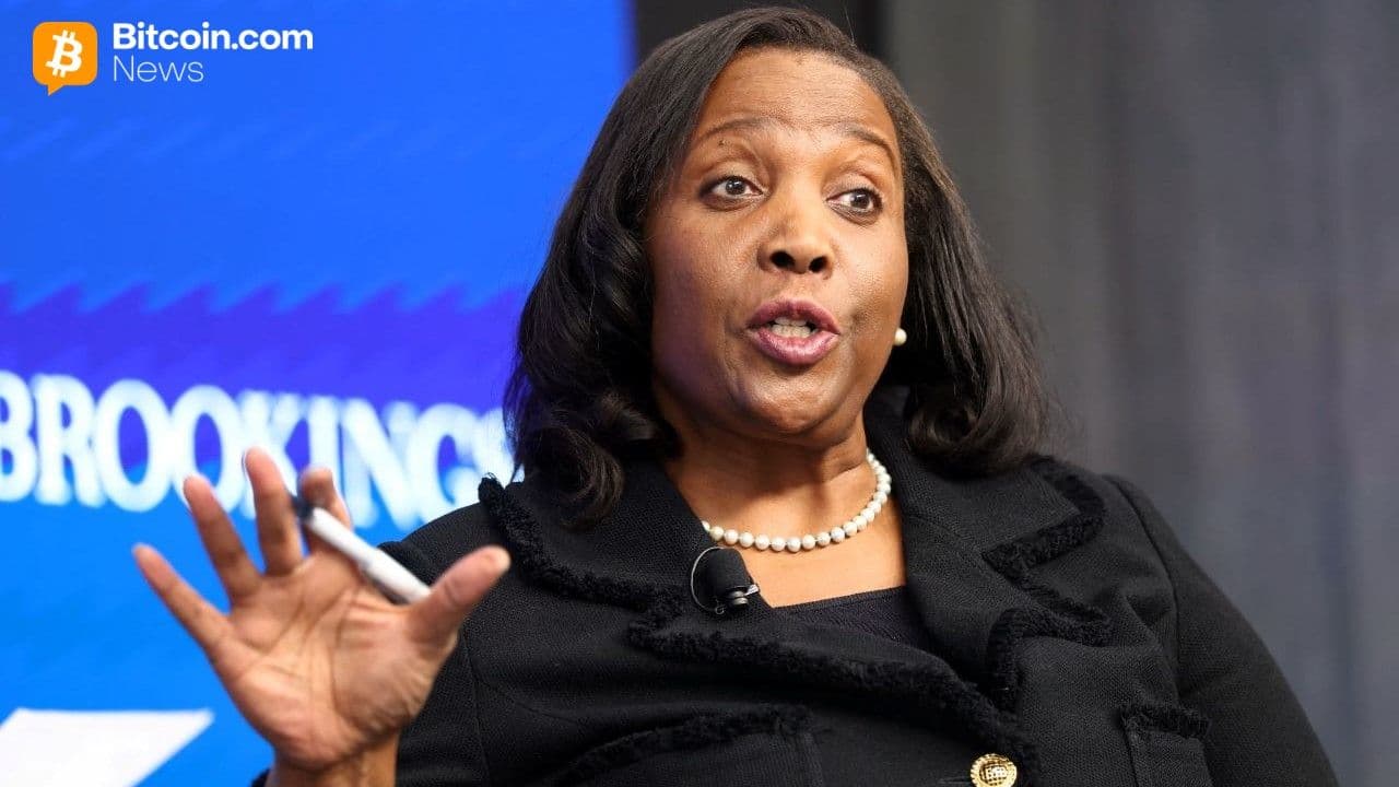 ফেড গভর্নর লিসা কুক ট্রাম্পের সাথে তার লড়াই থেকে বিরতি নেন, অর্থনৈতিক নীতির উপর বক্তৃতা দেন