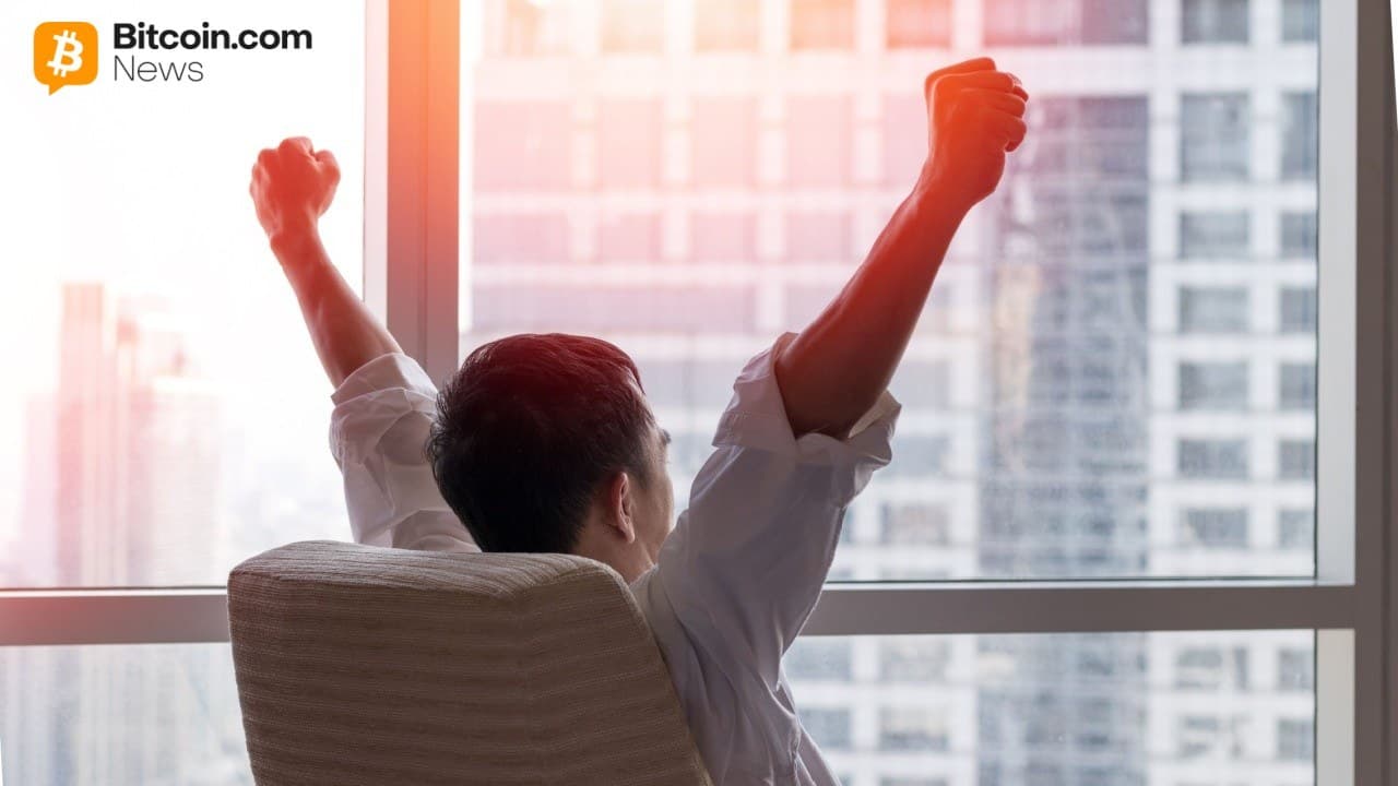 Ether ETFs mènent les gains hebdomadaires alors que Bitcoin et Solana restent verts