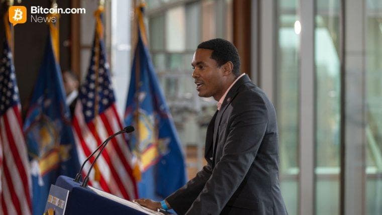 ตัวแทนของสหรัฐอเมริกา Ritchie Torres จะเสนอร่างกฎหมายที่มุ่งเป้าไปที่การซื้อขายหลักทรัพย์โดยใช้ข้อมูลภายในของรัฐบาลในตลาดการทำนาย