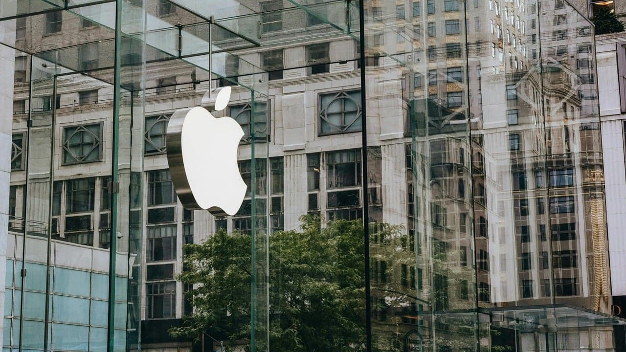 Apple Sheds $230 Billion From Intraday Peak After Long-Awaited Siri AI Reveal Disappoints