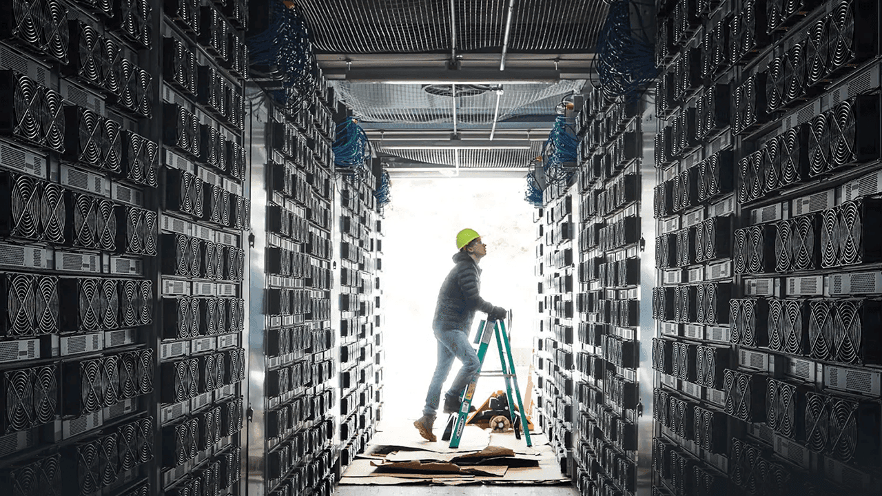 Expert Flags Bitcoin's First Hashrate Bear Market as Network Sheds 145 EH/s