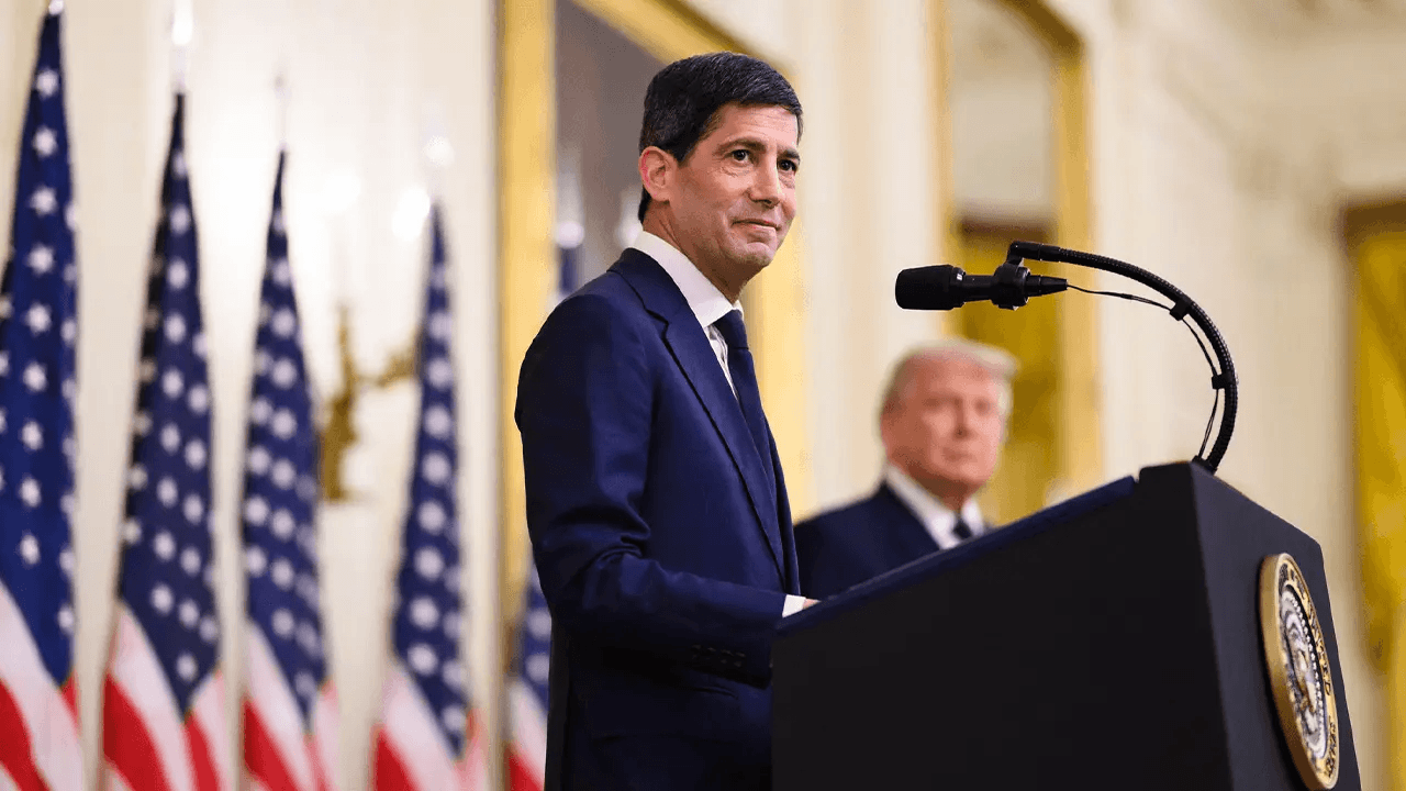 Kevin Warshs Fed holder fast, mens energipriserne får inflationen til at stige