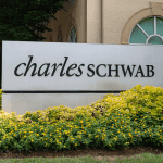 Reportagem: Charles Schwab mira o território da Kalshi e da Polymarket com novo acordo com a Cboe