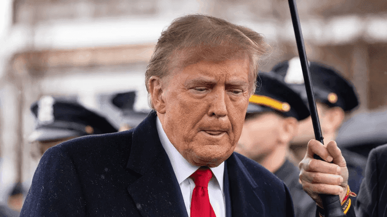 Trump erklærer Iran-aftalen for ophævet og genåbner Hormuzstrædet — Bitcoin stiger til over 65.000 dollar