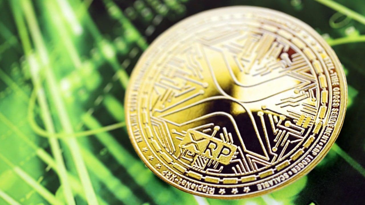 XRP Withdrawals Top 53% on Binance as Leveraged Bets Hit 2026 High