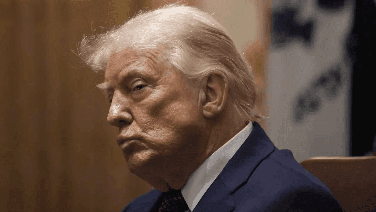 Brent Cracks $100 as Houthis Hit Saudi Tankers and Trump Raises War Threat