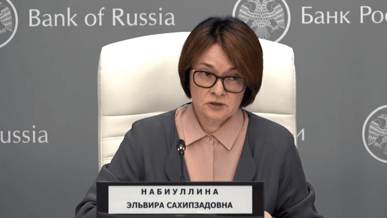 «Para protegerlos»: el gobernador del Banco de Rusia defiende los nuevos y polémicos límites a la compra de criptomonedas
