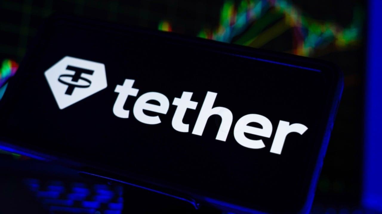 Tether reducerer udbuddet af USDT med 5,5 milliarder dollar, mens omsætningen af stablecoins når rekordhøje niveauer