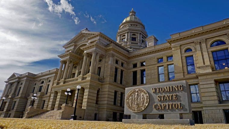 Harga LINK Naik 3% Menjadi $9,70 Seiring Wyoming Memindahkan Stablecoin-nya ke CCIP