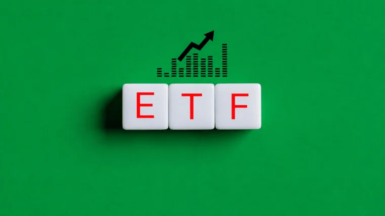 صناديق الاستثمار المتداولة في العملات المشفرة تجتذب 2.07 مليار دولار مع تصدر البيتكوين والإيثر لأداء الأسبوع