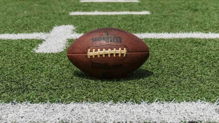 NFL Kembali ke DraftKings dan FanDuel, Namun Tetap Mengabaikan Pasar Prediksi