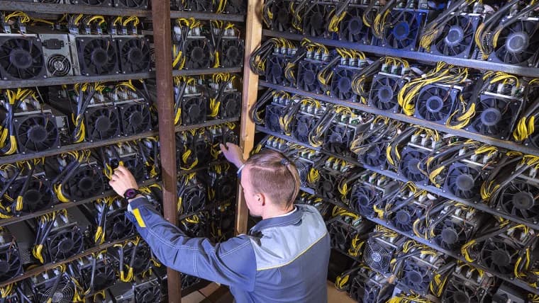 Zcash Price Spike Fuels Massive Mining Profits and Hashrate Boom