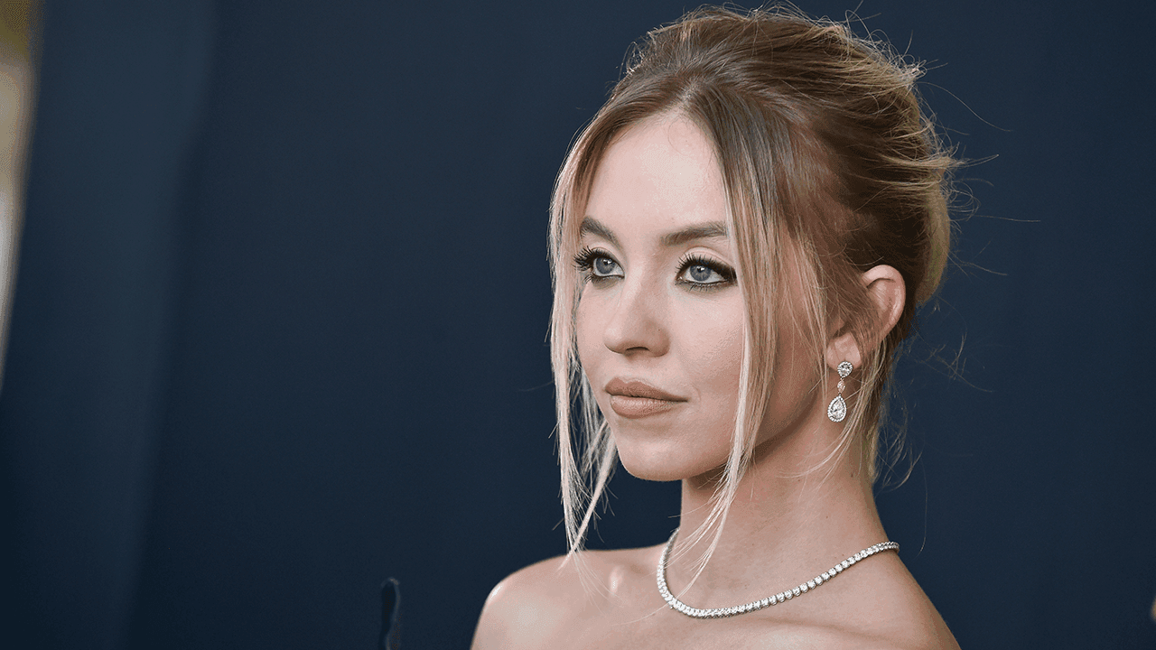 Sydney Sweeney se moque des paris sur ses sous-vêtements dans la pub Novig