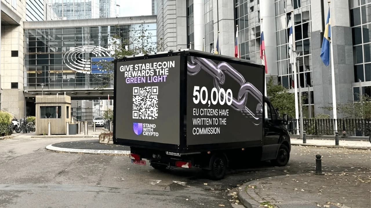 50,000 Europeans Reportedly Collide With EU Central Banks Over Stablecoins