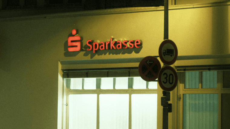 Sparkassen starten Krypto-Handel: Bitcoin, XRP und Solana in der App
