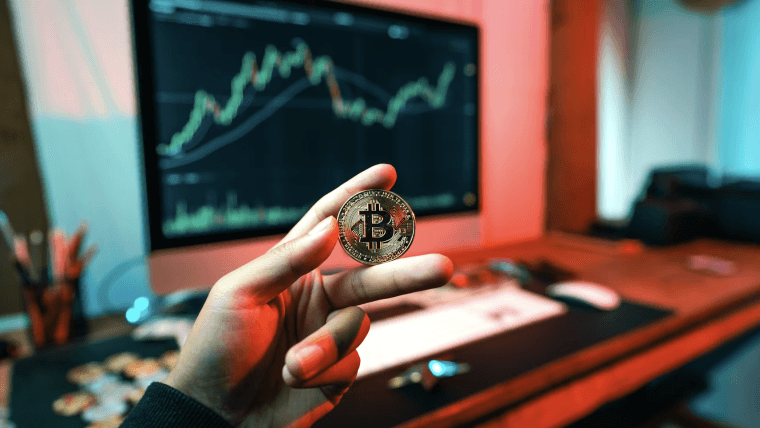Bitpanda rutscht in die roten Zahlen, Chef geht zur Erste Group