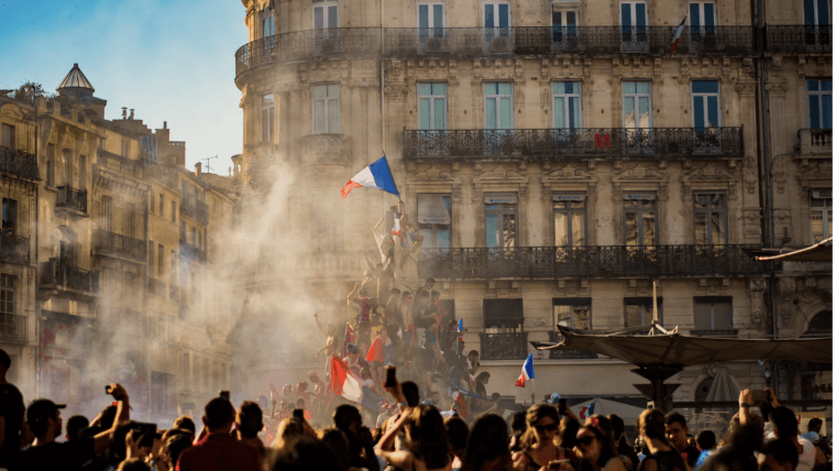 Proteste in Paris und Rom: Beide Länder drehen an der Krypto-Steuer