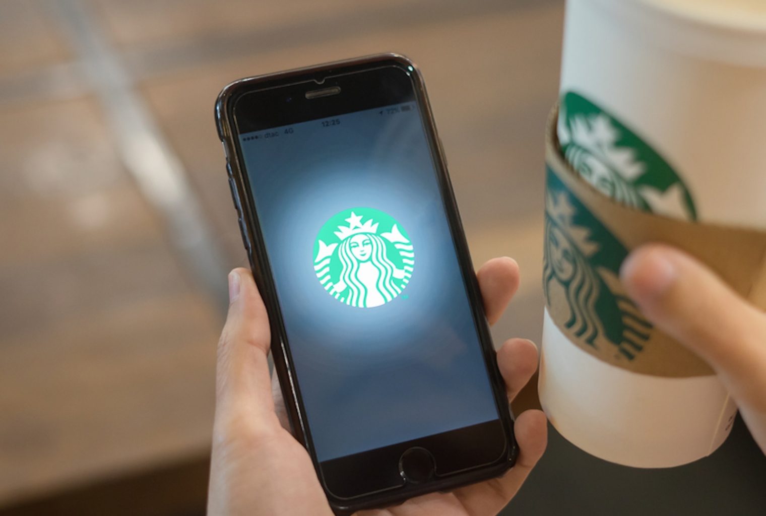 Starbucks Customer Has His Laptop Hijacked For Cryptocurrency Mining - 