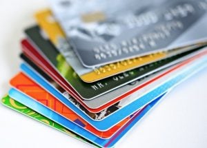 Một số ngân hàng lớn của Canada vẫn cho phép các giao dịch thẻ tín dụng ngầm