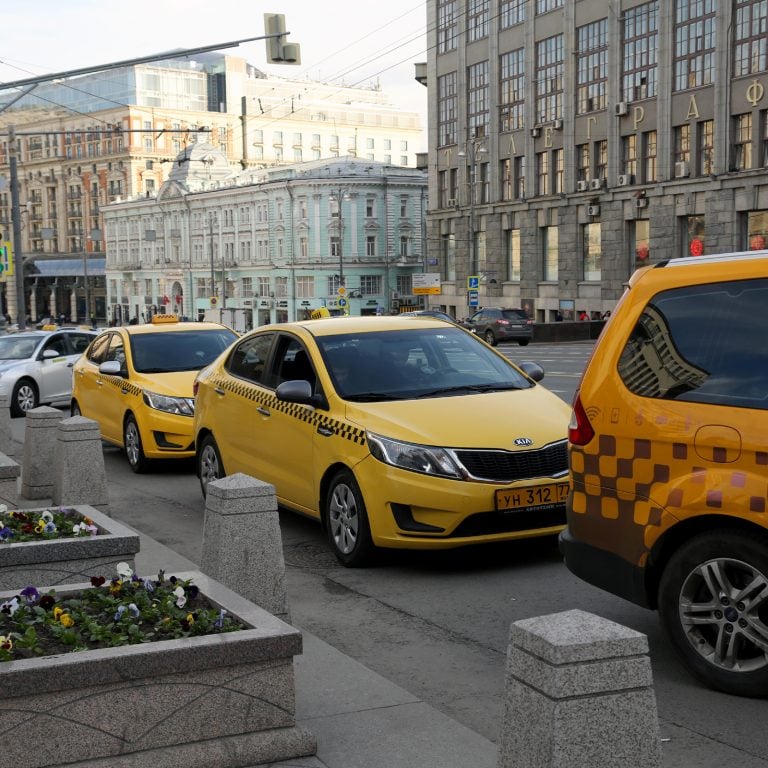  سيارات الأجرة تأخذ BCH ، محلات بيع BTC في مدينة روستوف الروسية 